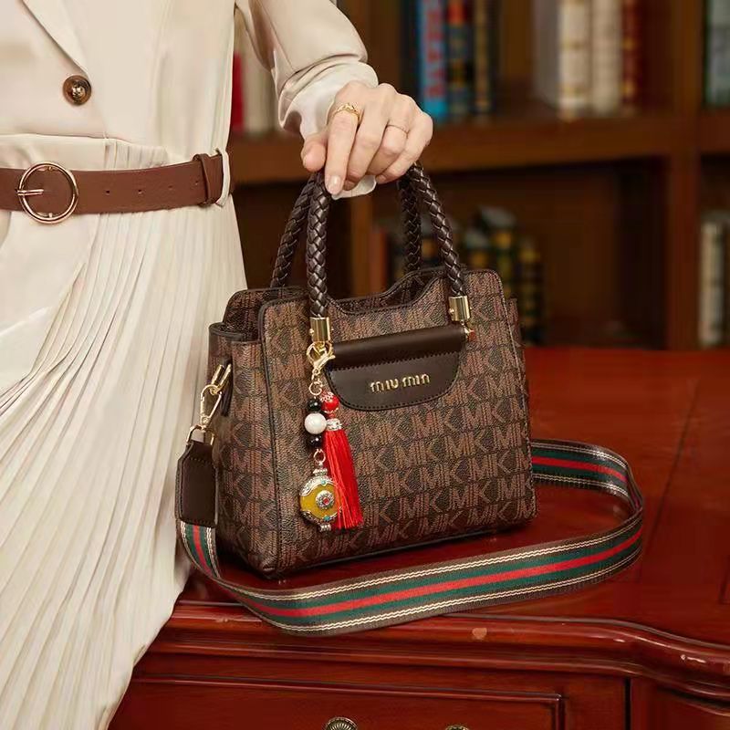 Genuine Leather Women’s Bag – 2025 Trendy Versatile Cowhide Crossbody & Shoulder Handbag