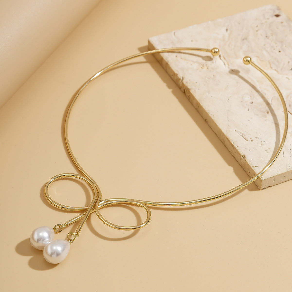 Bow Knot Pearl Metal Collar Necklace – Elegant Fashion Statement