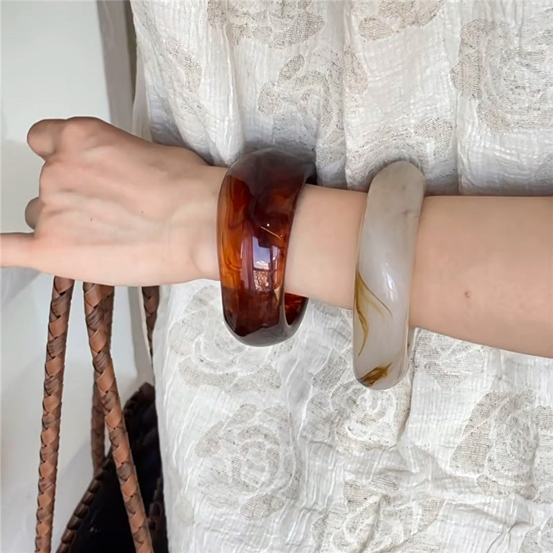 Geometric Irregular Acrylic Bangle – Retro Chic, Elegant Statement Bracelet