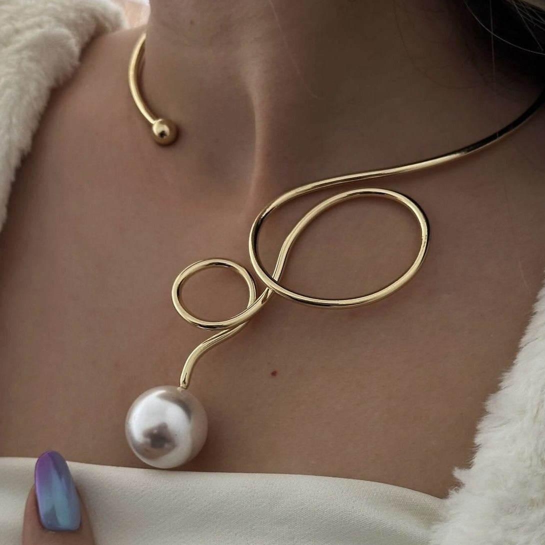 Bow Knot Pearl Metal Collar Necklace – Elegant Fashion Statement