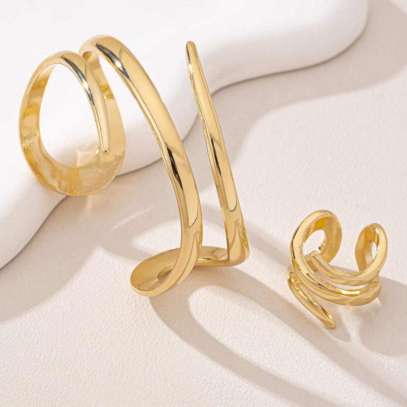 Elegant Water Drop Line Bracelet – Hollow Design, Adjustable Metal Jewelry (Gold/Silver)