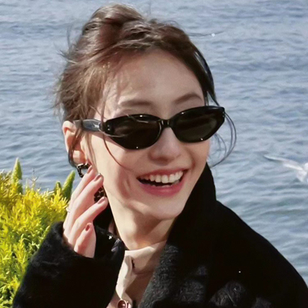 Jennie Retro Cat Eye Sunglasses – Small Frame European Street Style