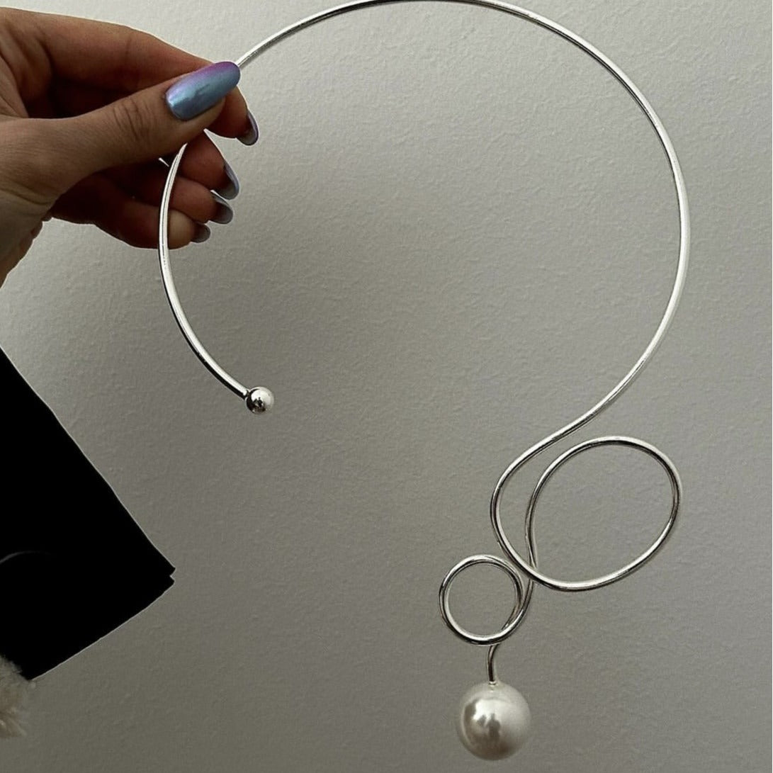 Bow Knot Pearl Metal Collar Necklace – Elegant Fashion Statement