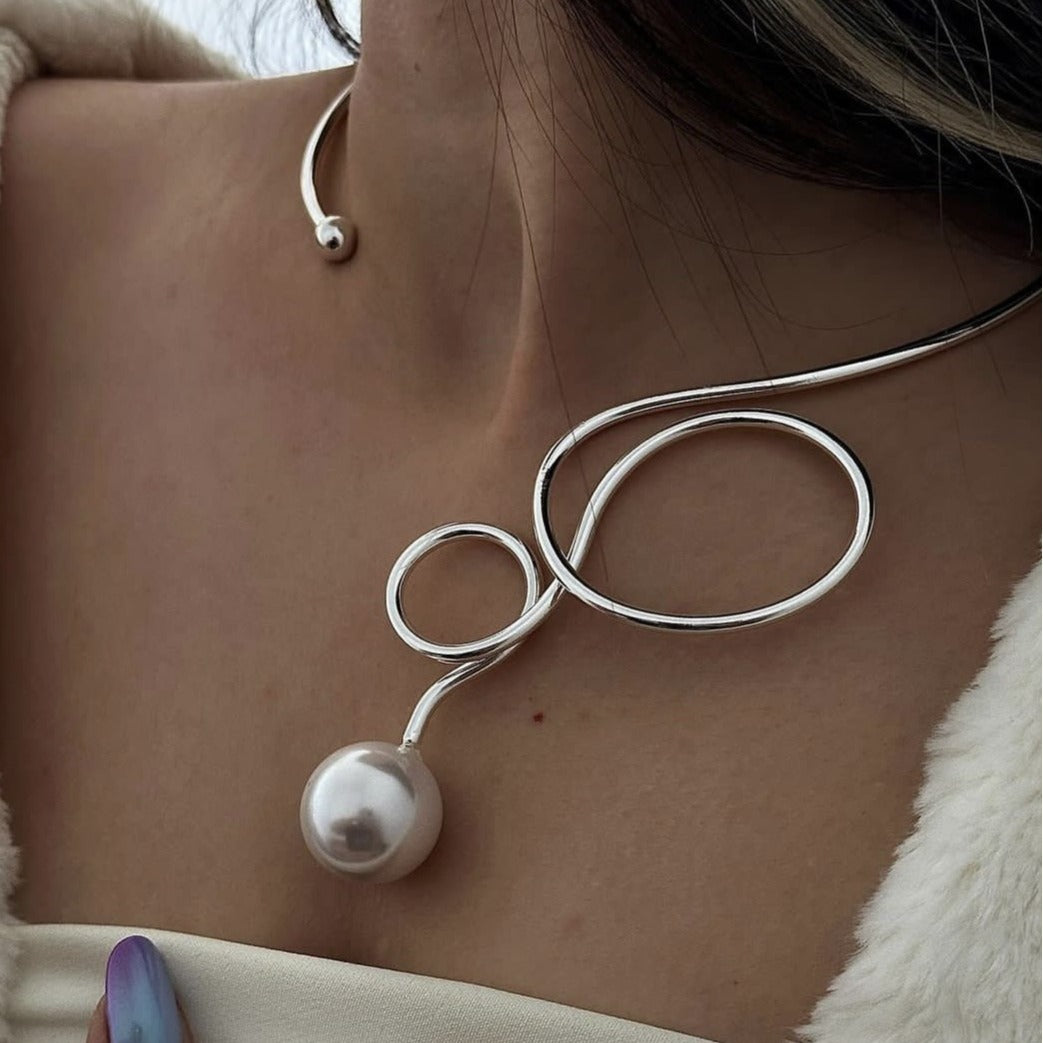 Bow Knot Pearl Metal Collar Necklace – Elegant Fashion Statement