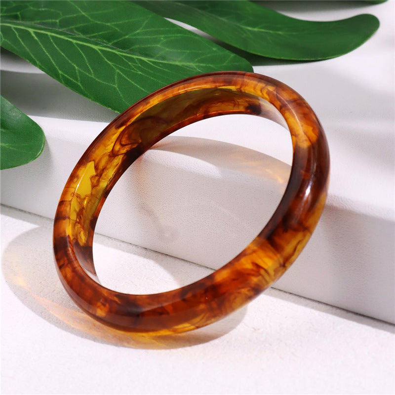 Geometric Irregular Acrylic Bangle – Retro Chic, Elegant Statement Bracelet