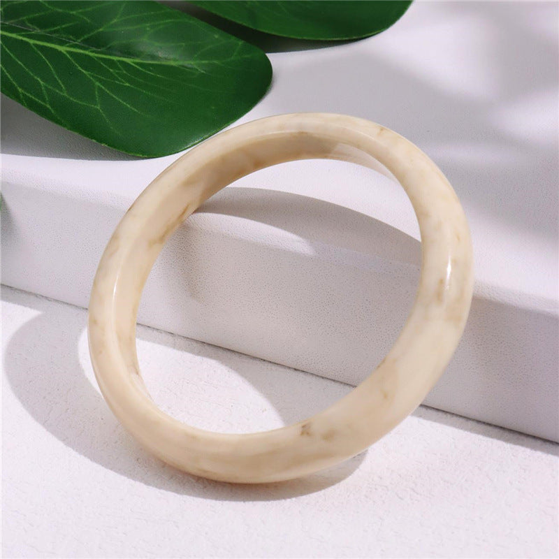 Geometric Irregular Acrylic Bangle – Retro Chic, Elegant Statement Bracelet