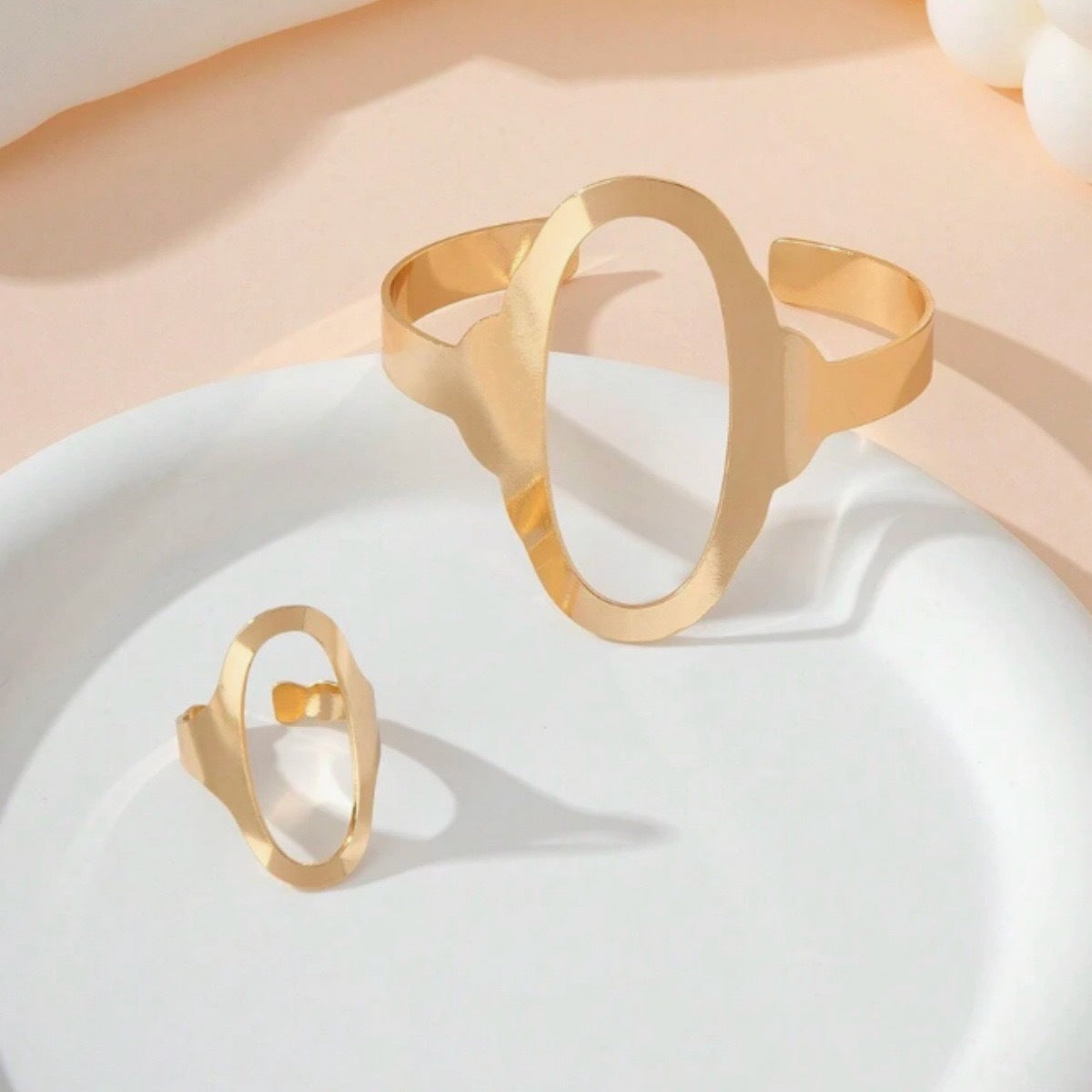 Elegant Water Drop Line Bracelet – Hollow Design, Adjustable Metal Jewelry (Gold/Silver)